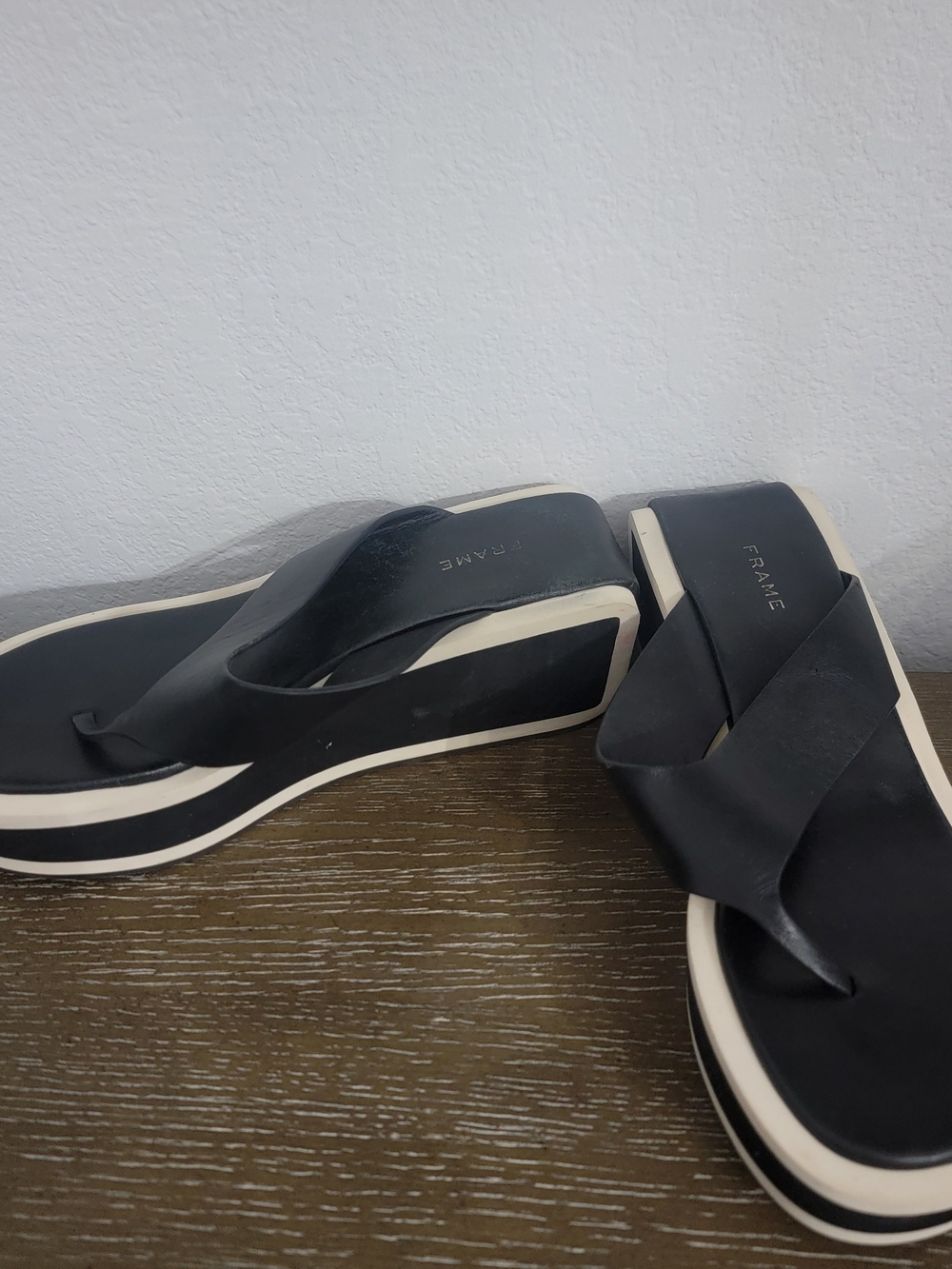FRAME Le Ocean Black Platform Flip Flop Thong Sandal Cream Trim Sz 38 Spain US 8 - Picture 6 of 7